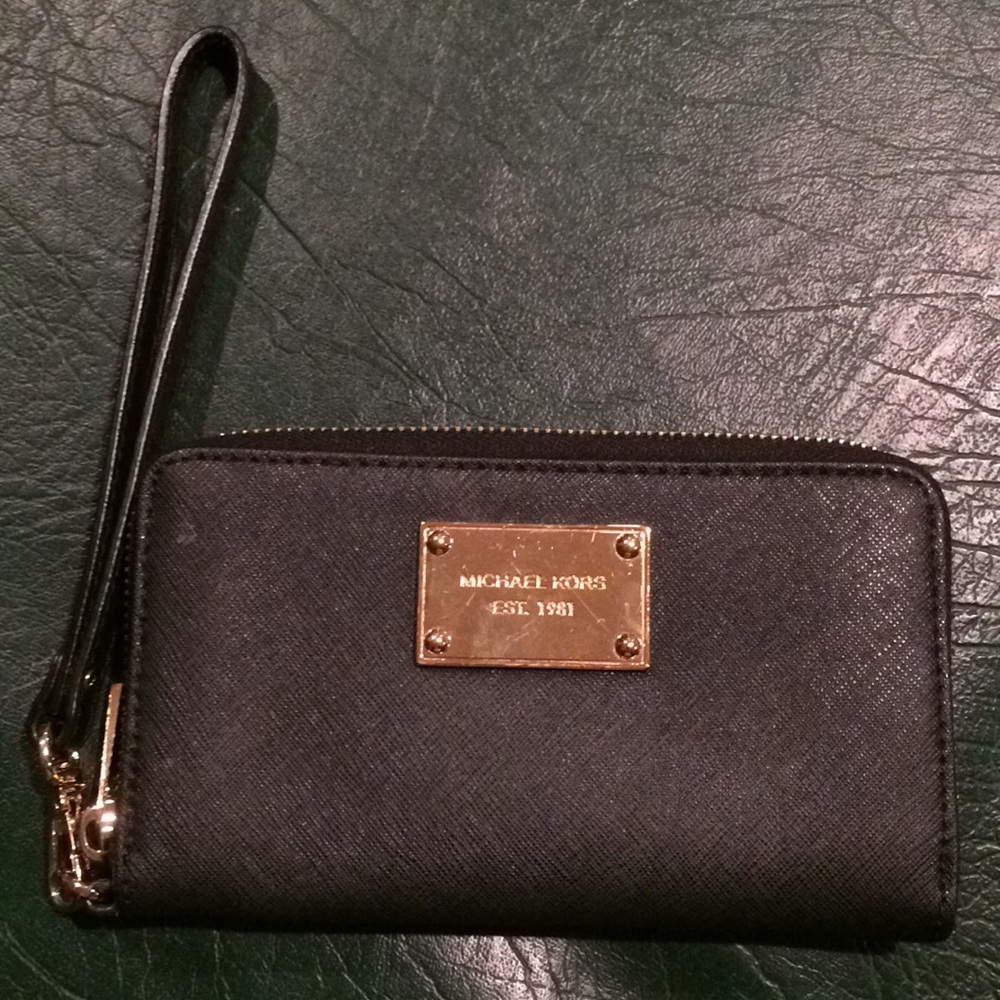 Michael Kors wristlet wallet